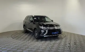 Mitsubishi Outlander 2016 года за 8 490 000 тг. в Алматы фото 3