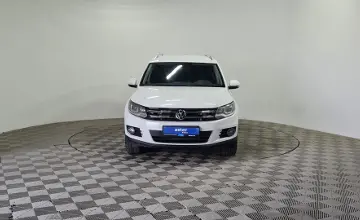 Volkswagen Tiguan 2015 года за 6 990 000 тг. в Алматы фото 2