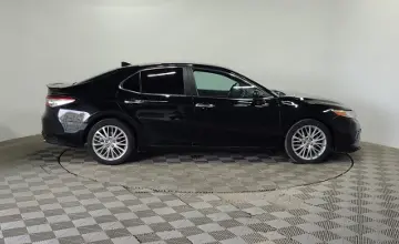 Toyota Camry 2020 года за 9 990 000 тг. в Алматы фото 4