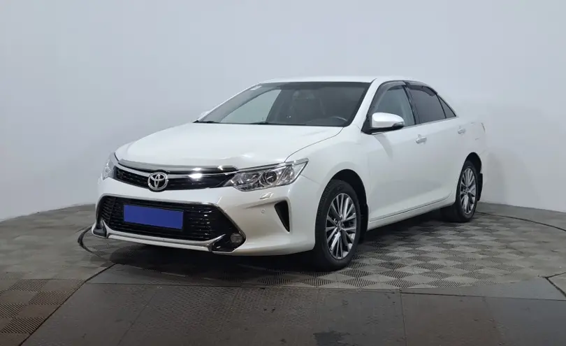 Toyota Camry 2015 года за 9 790 000 тг. в Астана