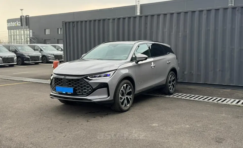 2025 BYD Tang