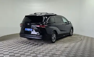 Toyota Sienna 2022 года за 21 100 000 тг. в Алматы