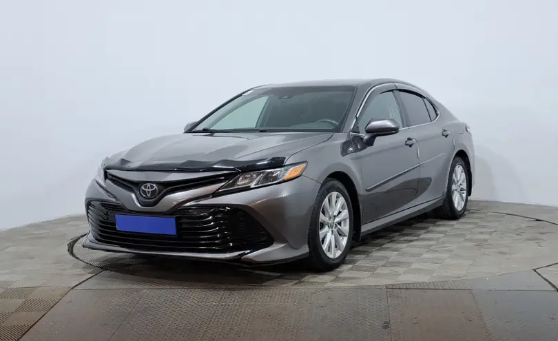 Toyota Camry 2020 года за 10 590 000 тг. в Астана