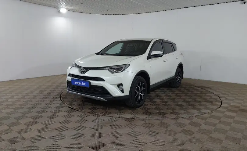 Toyota RAV4 2018 года за 12 640 000 тг. в Шымкент