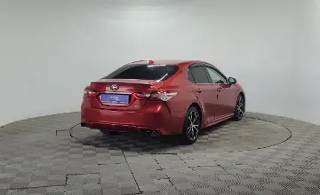 Toyota Camry 2019 года за 10 400 000 тг. в Алматы