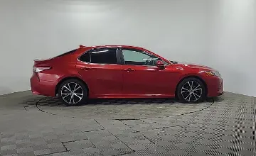 Toyota Camry 2019 года за 10 400 000 тг. в Алматы фото 4