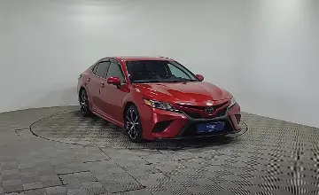 Toyota Camry 2019 года за 10 400 000 тг. в Алматы фото 3