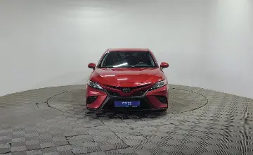 Toyota Camry 2019 года за 10 400 000 тг. в Алматы фото 2