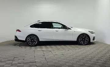 BMW 5 серии 2024 года за 36 980 000 тг. в Алматы фото 4