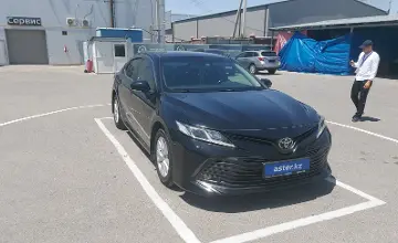 Toyota Camry 2018 года за 10 790 000 тг. в Шымкент фото 2