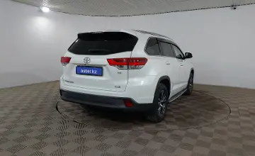 Toyota Highlander 2017 года за 13 590 000 тг. в Шымкент