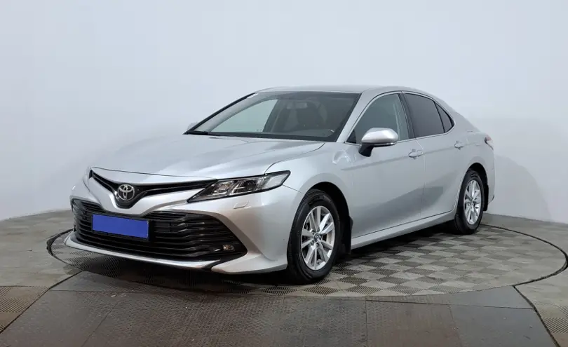 Toyota Camry 2018 года за 10 790 000 тг. в Астана