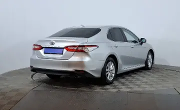 Toyota Camry 2018 года за 10 790 000 тг. в Астана