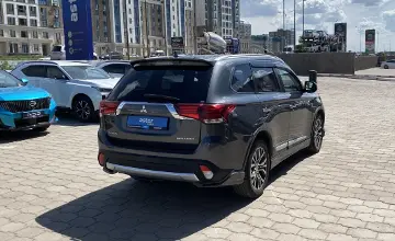 Mitsubishi Outlander 2018 года за 8 490 000 тг. в Караганда