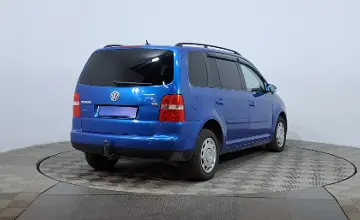 Volkswagen Touran 2004 года за 1 650 000 тг. в Астана