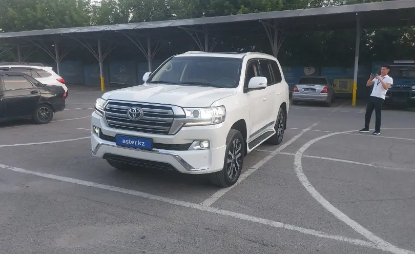 Toyota Land Cruiser 2016 года за 19 990 000 тг. в Алматы