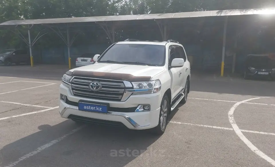 2017 Toyota Land Cruiser