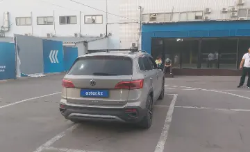 Volkswagen Taos 2022 года за 9 390 000 тг. в Алматы фото 3