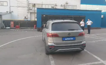 Volkswagen Taos 2022 года за 9 390 000 тг. в Алматы фото 4
