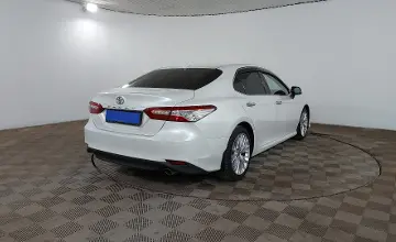 Toyota Camry 2018 года за 11 790 000 тг. в Шымкент