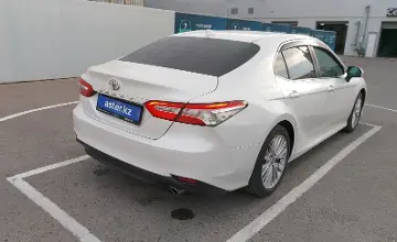 Toyota Camry 2018 года за 11 790 000 тг. в Шымкент фото 3