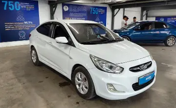Hyundai Solaris 2013 года за 2 890 000 тг. в Астана фото 2