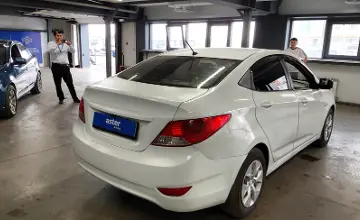 Hyundai Solaris 2013 года за 2 890 000 тг. в Астана фото 3