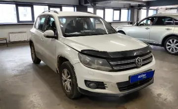 Volkswagen Tiguan 2015 года за 4 990 000 тг. в Астана фото 2