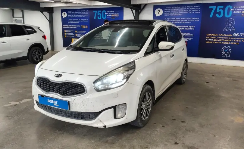 Kia Carens 2015 года за 6 490 000 тг. в Астана