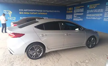 Hyundai Elantra 2017 года за 5 200 000 тг. в Алматы фото 4