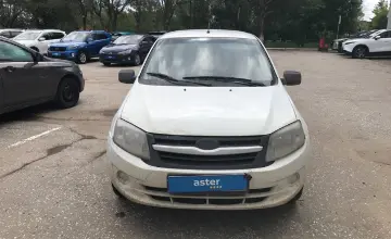LADA (ВАЗ) Granta 2014 года за 1 800 000 тг. в Актобе фото 2