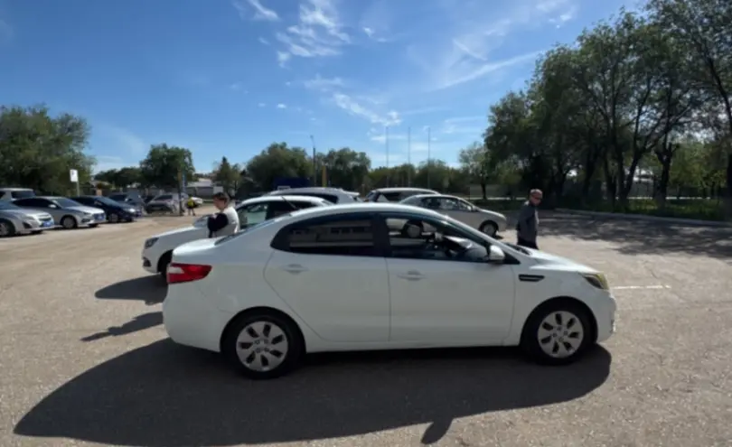 Kia Rio 2015 года за 3 500 000 тг. в Актобе фото 4