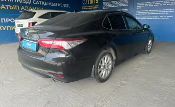 Toyota Camry 2021 года за 14 000 000 тг. в Алматы