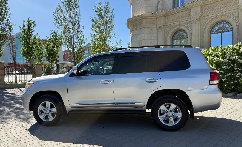 Toyota Land Cruiser 2008 года за 16 500 000 тг. в Актобе фото 4