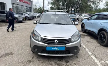 Renault Sandero 2014 года за 2 700 000 тг. в Актобе фото 2