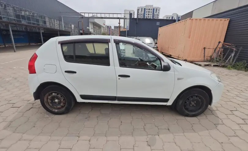 Renault Sandero 2013 года за 3 000 000 тг. в Караганда фото 4
