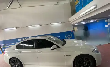 BMW 5 серии 2013 года за 11 000 000 тг. в Астана фото 4