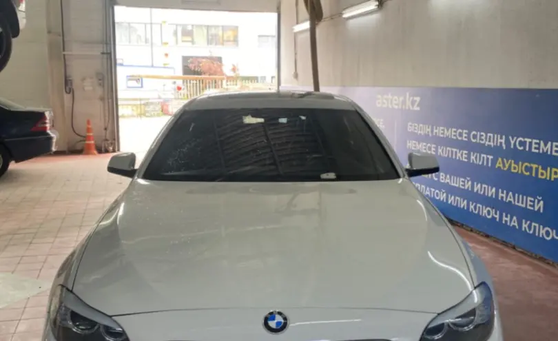 BMW 5 серии 2013 года за 11 000 000 тг. в Астана фото 2