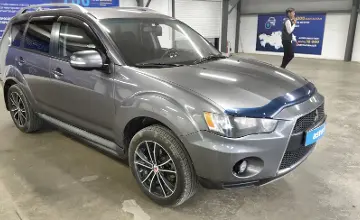 Mitsubishi Outlander 2010 года за 5 000 000 тг. в Астана фото 2