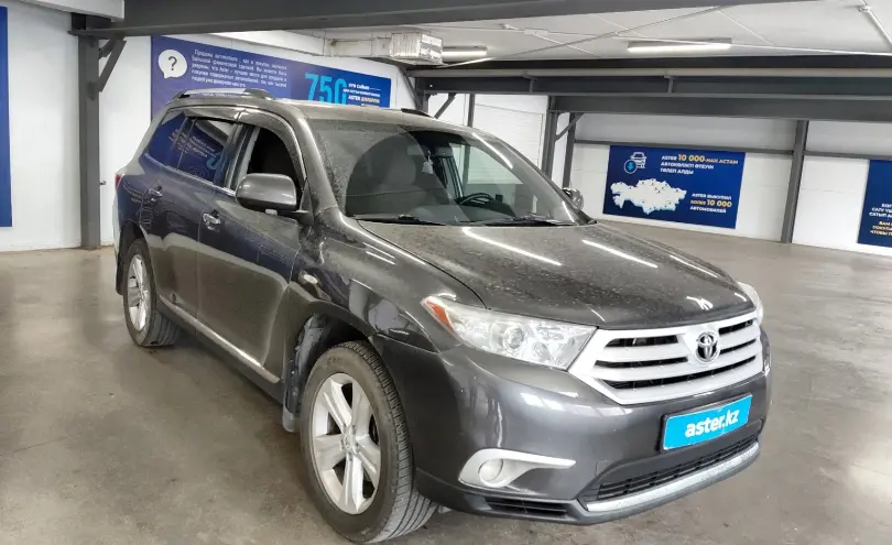 Toyota Highlander 2011 года за 13 000 000 тг. в Астана фото 2