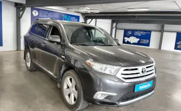 Toyota Highlander 2011 года за 13 000 000 тг. в Астана фото 2
