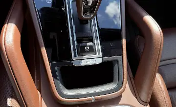 Porsche Cayenne 2021 года за 58 000 000 тг. в Астана
