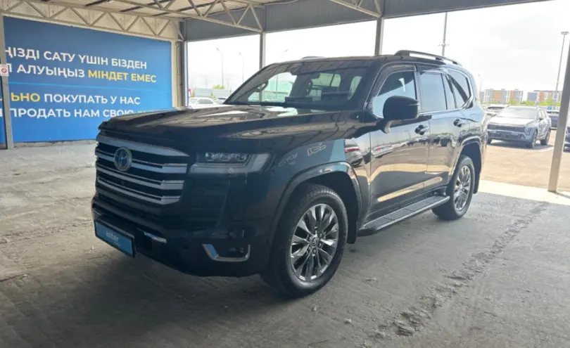 Toyota Land Cruiser 2022 года за 65 000 000 тг. в Алматы