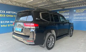 Toyota Land Cruiser 2022 года за 65 000 000 тг. в Алматы