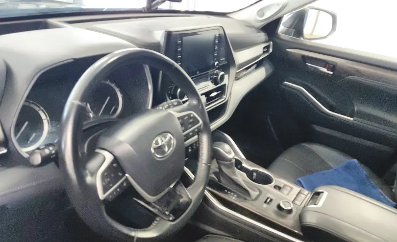 Toyota Highlander 2022 года за 28 000 000 тг. в Астана фото 5