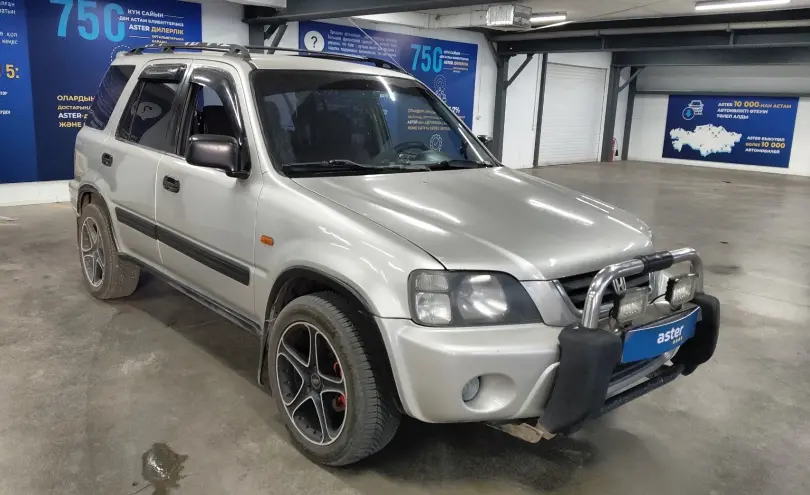 Honda CR-V 1998 года за 3 000 000 тг. в Астана фото 2
