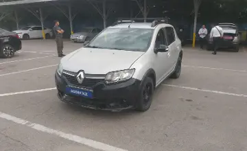 Renault Sandero 2016 года за 2 700 000 тг. в Алматы фото 1