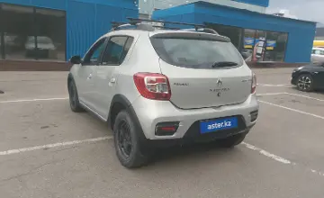 Renault Sandero 2016 года за 2 700 000 тг. в Алматы фото 4