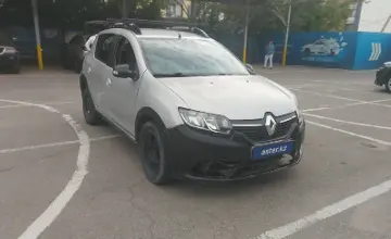 Renault Sandero 2016 года за 2 700 000 тг. в Алматы фото 2