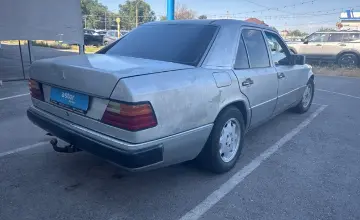 Mercedes-Benz W124 1990 года за 500 000 тг. в Тараз